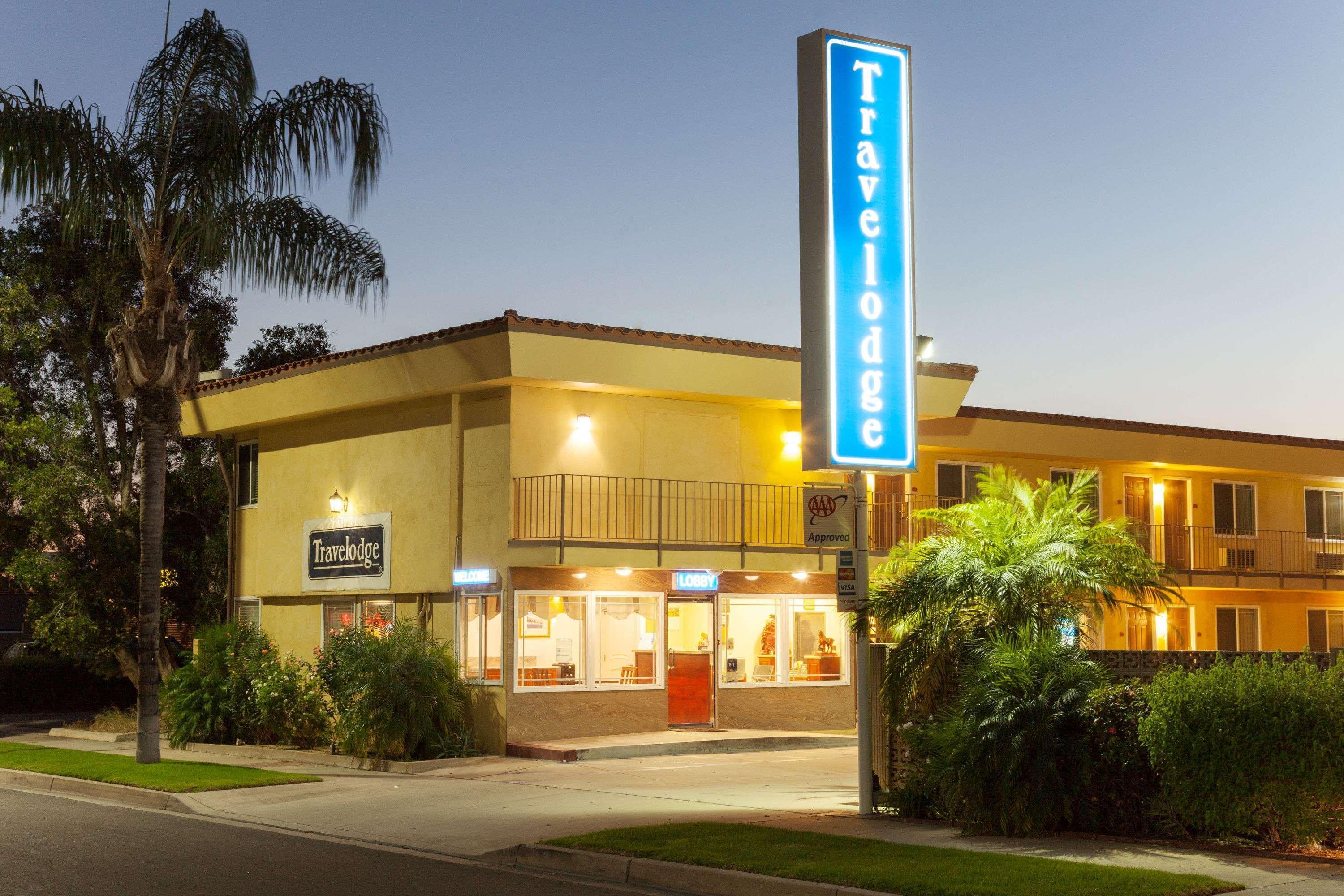Travelodge By Wyndham Brea Zewnętrze zdjęcie