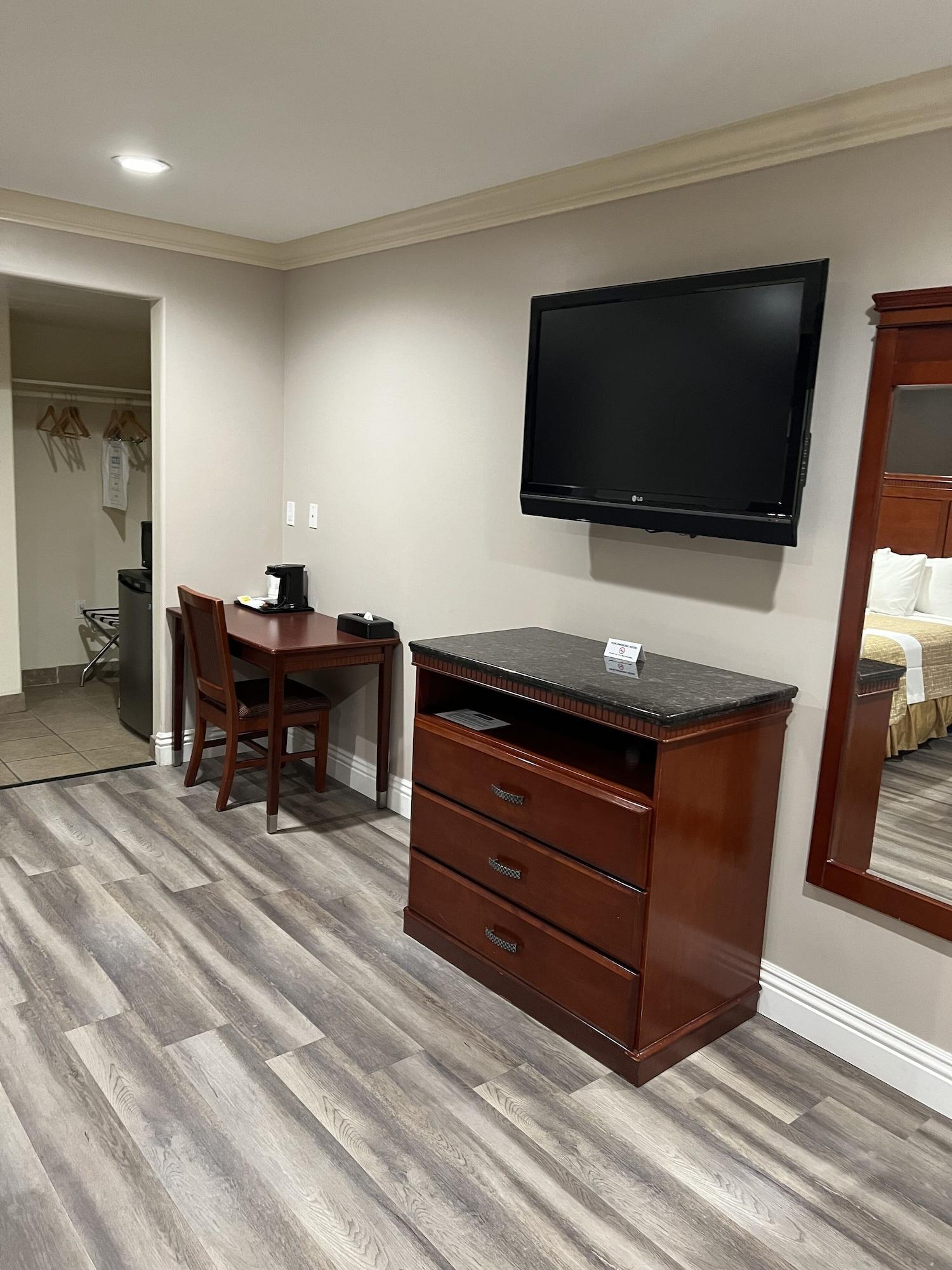 Travelodge By Wyndham Brea Zewnętrze zdjęcie