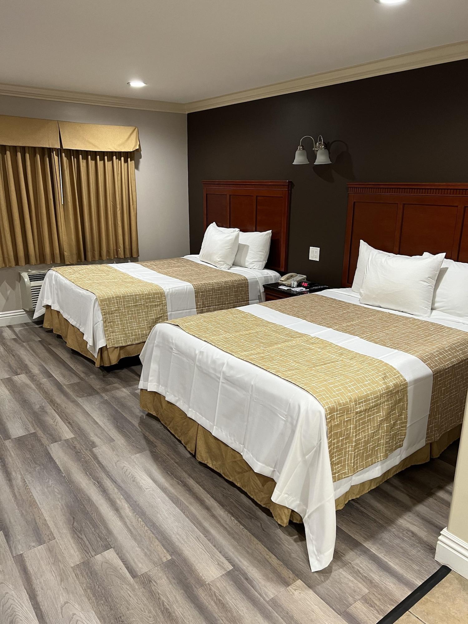 Travelodge By Wyndham Brea Zewnętrze zdjęcie
